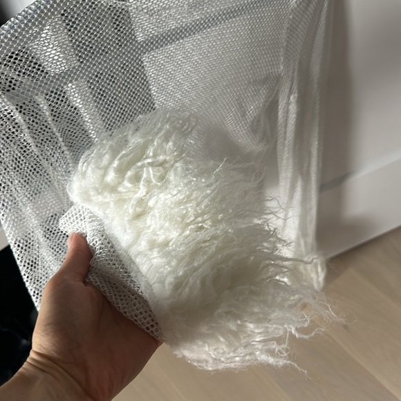 Mesh top with faux ostrich feathers - Picture 3 of 3